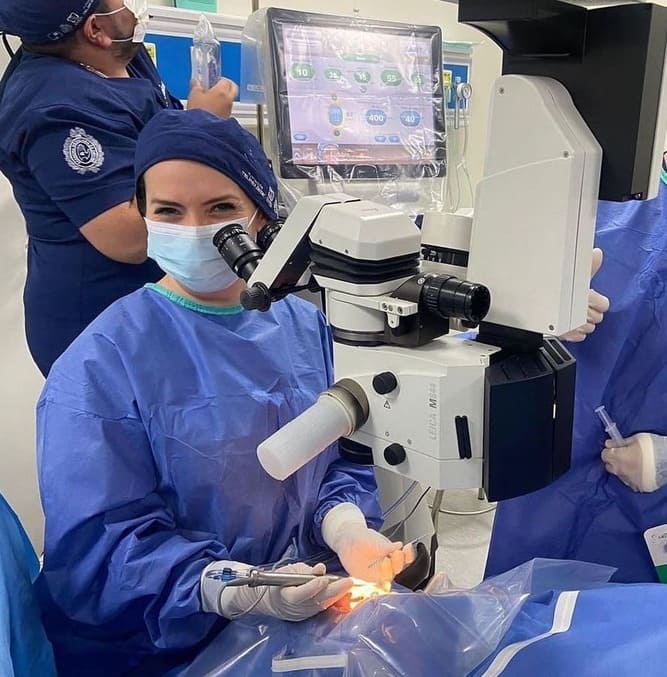 especialista en Casos complicados de enfermedades de la superficie ocular en Benito Juárez CDMX